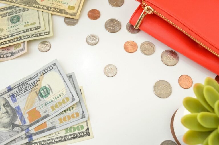 How to Manage Personal Finances in the Digital Age
